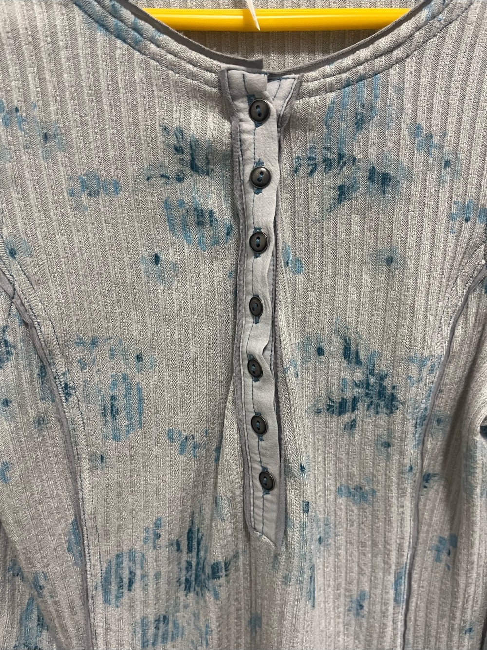 Free People Bell Sleeve Henley Gray With Blue Flowers Size Medium - Picture 2 of 5